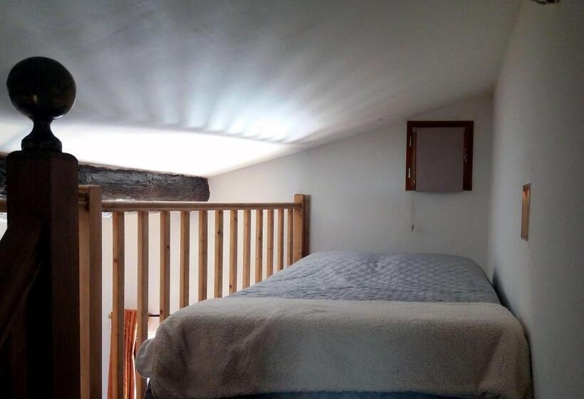 غرفة عائلية مطلّة علي الجبل, Les Terrasses De Saillans