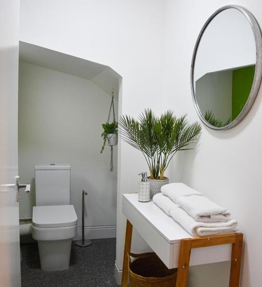 اتاق استاندارد, The Bank Hotel & Bistro