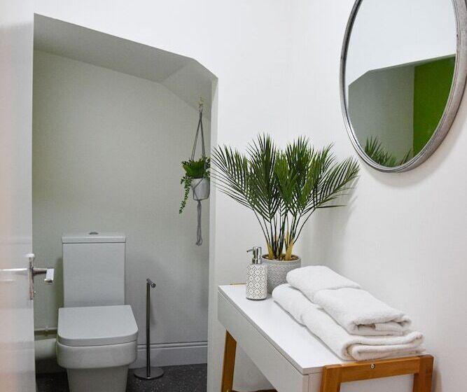 اتاق استاندارد, The Bank Hotel & Bistro