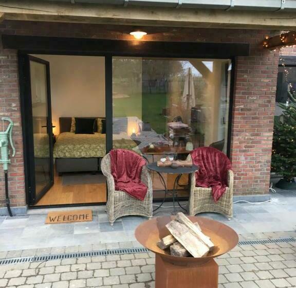 اتاق لوکس, B&b Den Biesthoek
