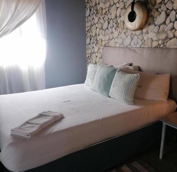 스탠다드 방갈로, Matlapeng Country Estate