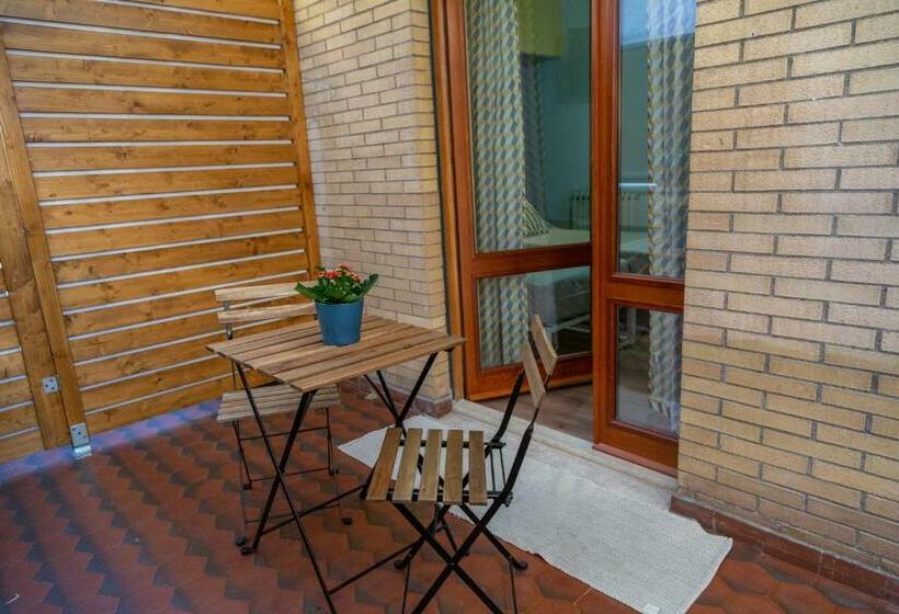 スタンダードルーム, Locazione Turistica A Monterotondo