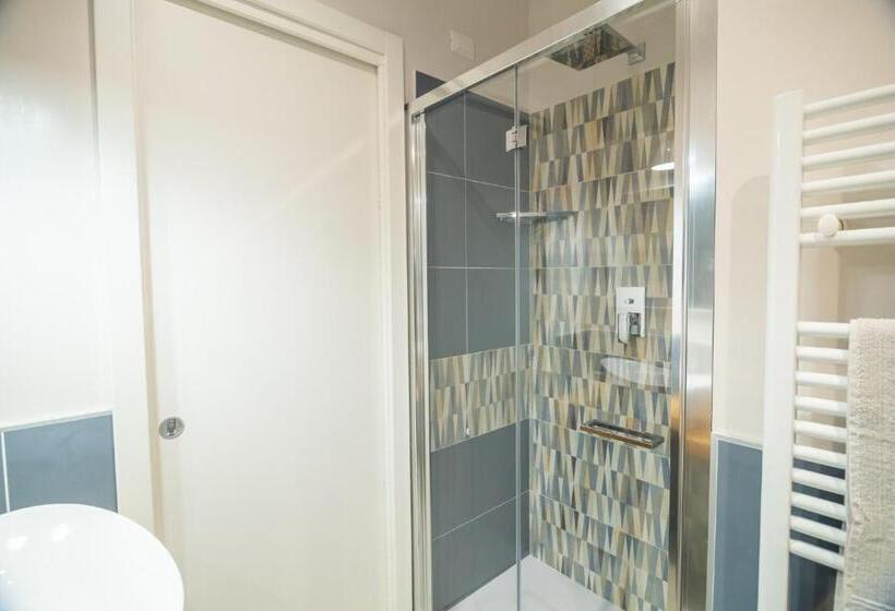 スタンダードトリプルルーム, Locazione Turistica A Monterotondo