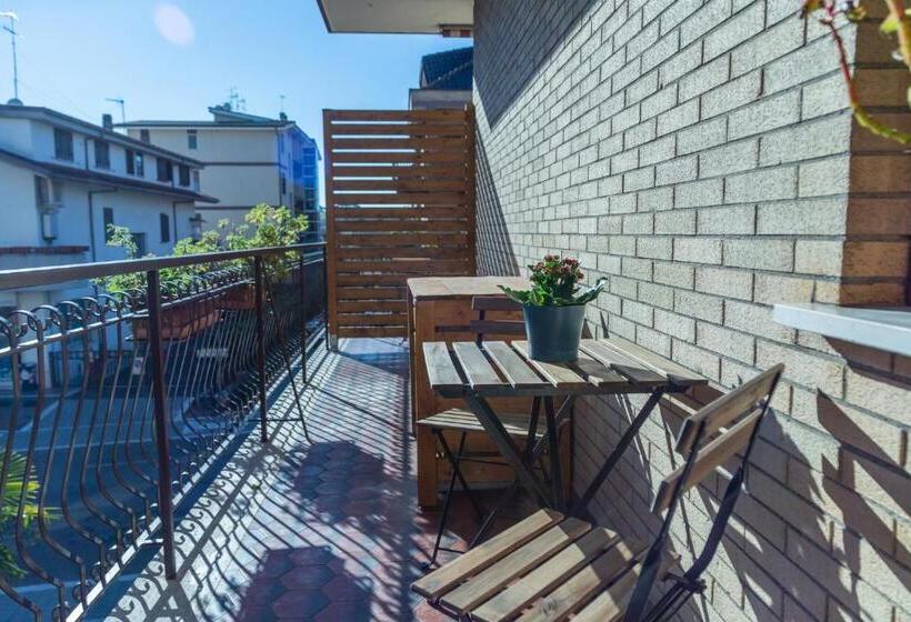 バルコニー付きスタンダードトリプルルーム, Locazione Turistica A Monterotondo