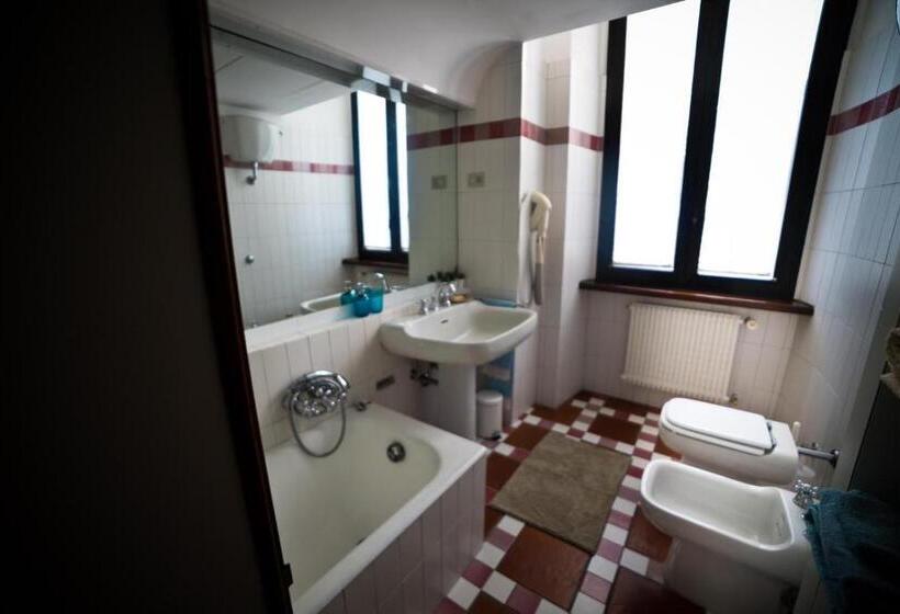 غرفة ديلوكس مطلة على البحيرة, Villa Forti