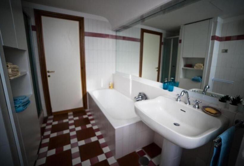 غرفة ديلوكس مطلة على البحيرة, Villa Forti