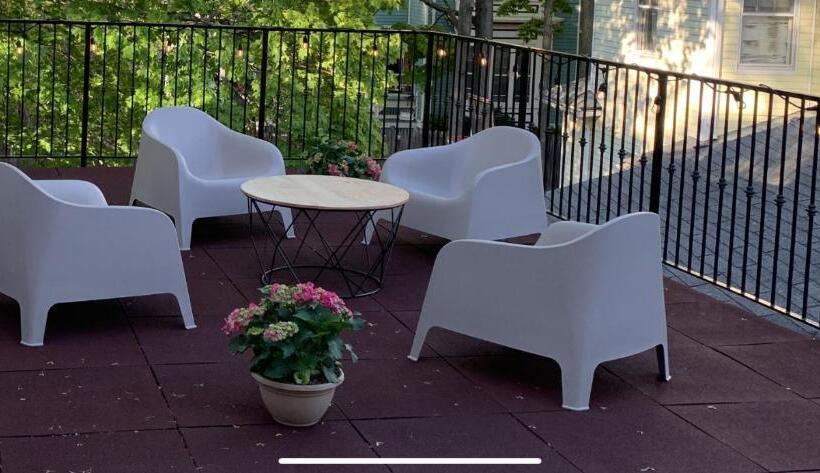 テラス付き1ベッドルームアパートメント, The Inn At Newton Highlands