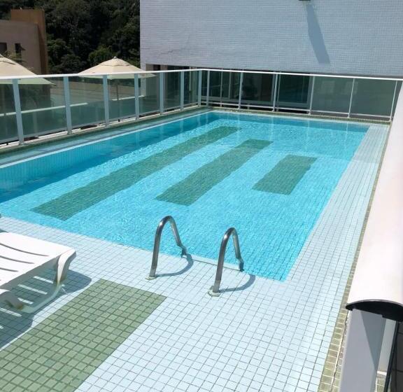 Standard Studio, Flat Vista Mar