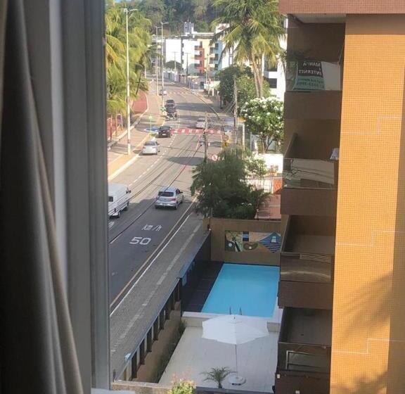 Standard Studio, Flat Vista Mar