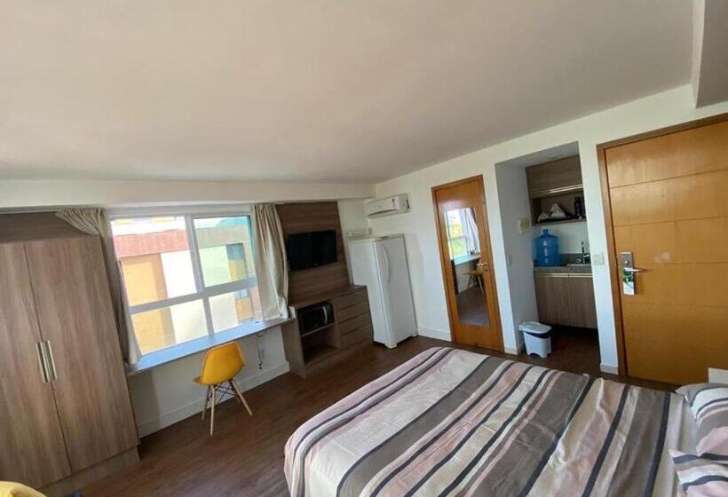 Standard Studio, Flat Vista Mar