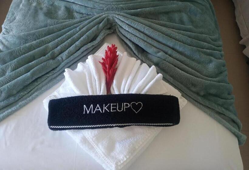 高级三人间, Villa Tereza