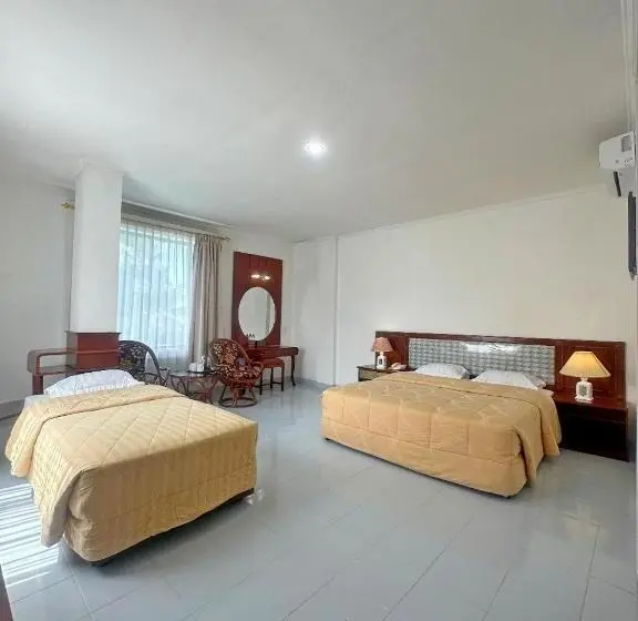 اتاق لوکس خانوادگی, Wisata Indah Sibolga