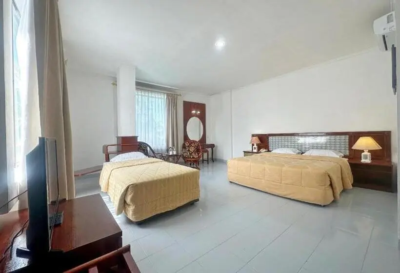 اتاق لوکس خانوادگی, Wisata Indah Sibolga