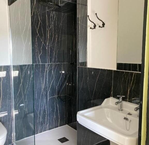 Стандартный Номер Кровать Кинг, Au Petit Thouars