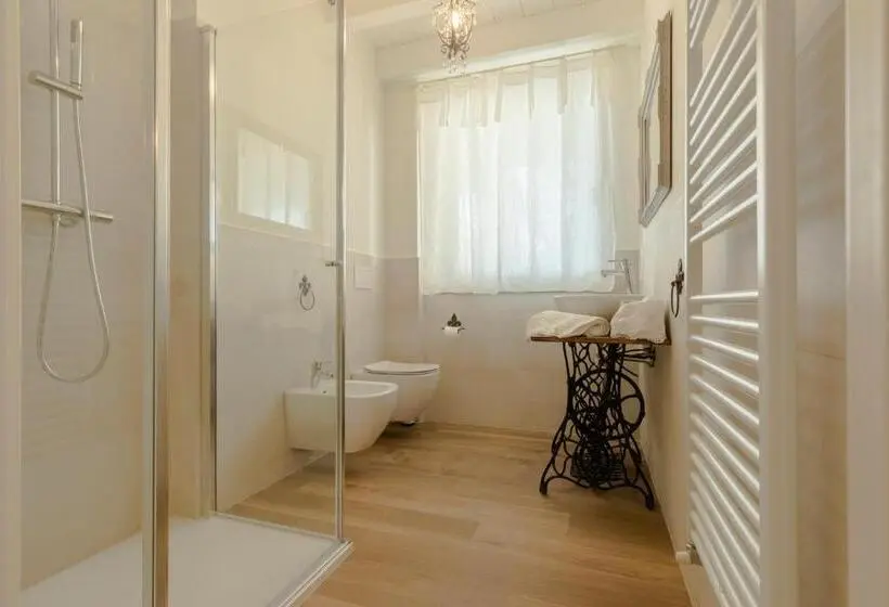 プールの見えるスタンダードトリプルルーム, Il Cantuccio Sul Garda   Relais Di Charme