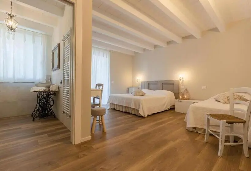 プールの見えるスタンダードトリプルルーム, Il Cantuccio Sul Garda   Relais Di Charme