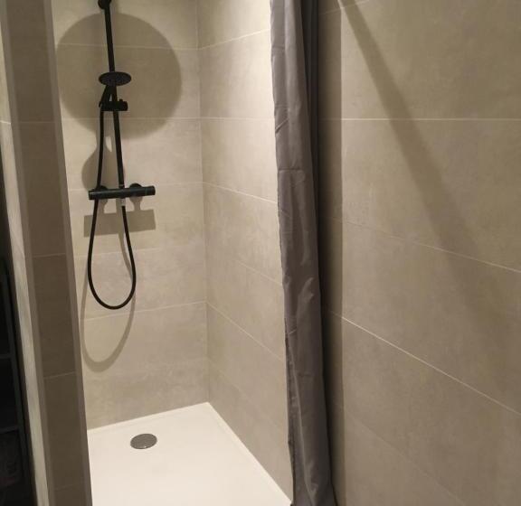 Quarto Familiar, Manoir En Pierre Chartres