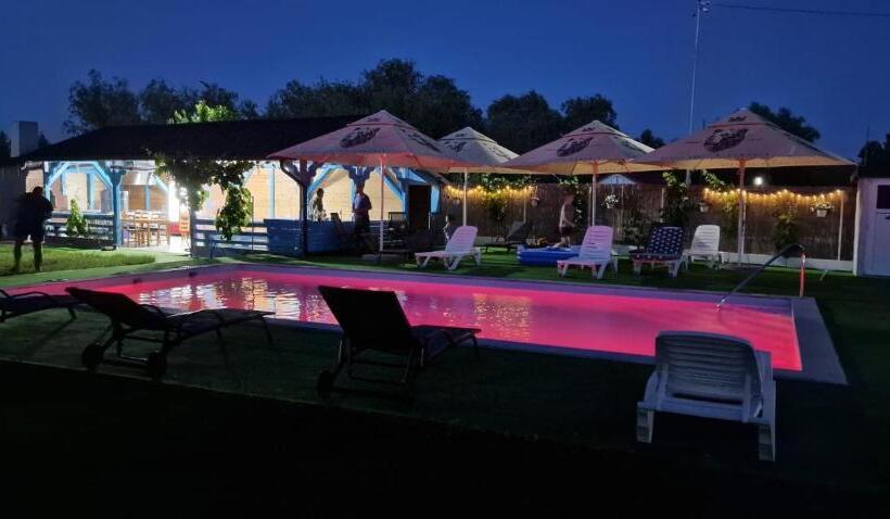 اتاق لوکس, Splendoarea Deltei