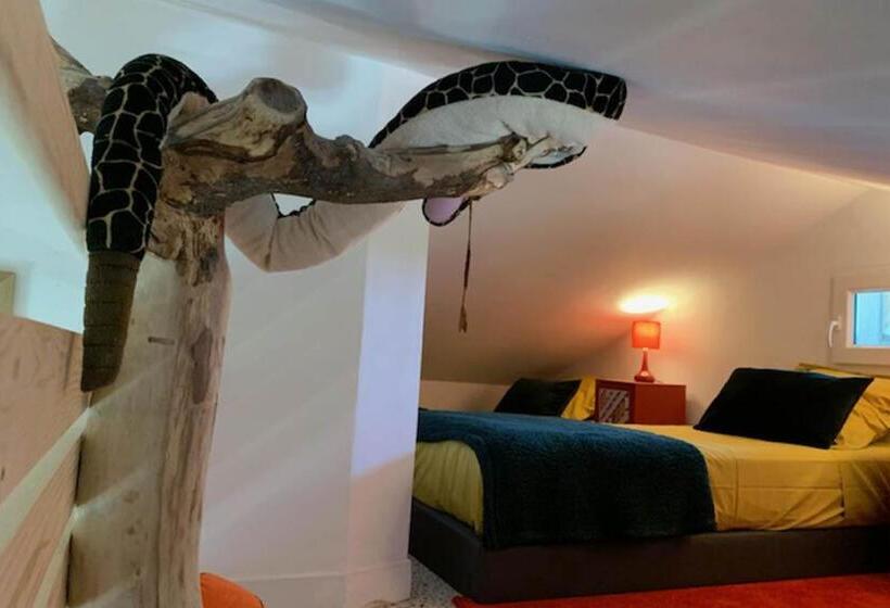 غرفة عائلية, Un Je Ne Sais Quoi De Paradis