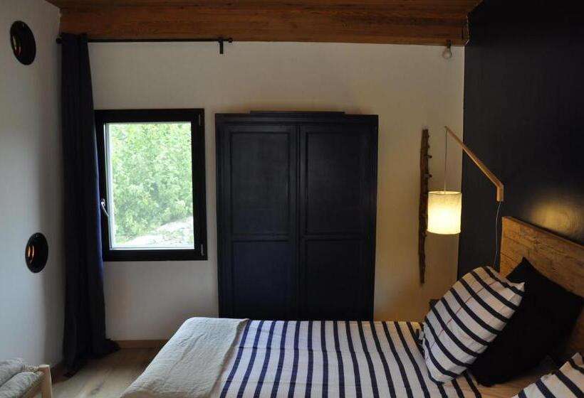 غرفة قياسية رباعية, Un Je Ne Sais Quoi De Paradis