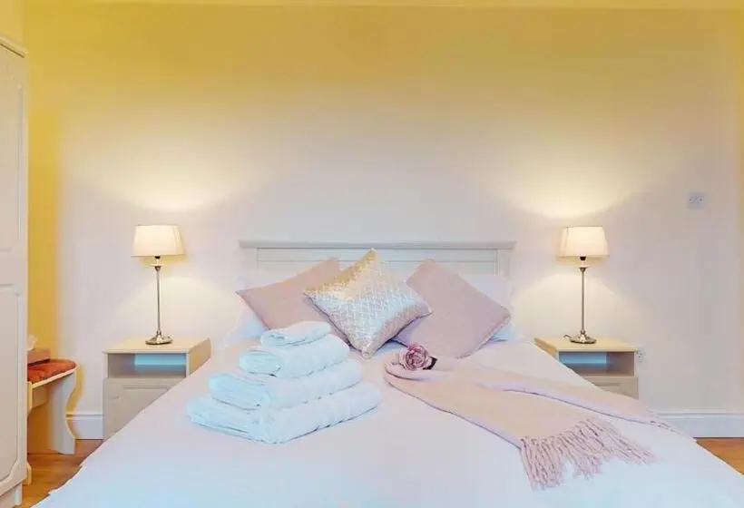 スタンダードルーム, Ross Beach Family Farmhouse B&b