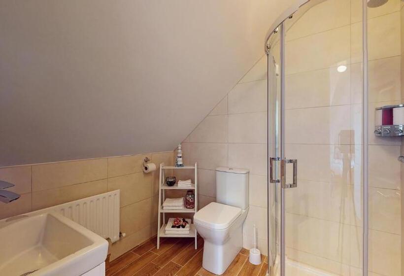 غرفة عائلية, Ross Beach Family Farmhouse B&b