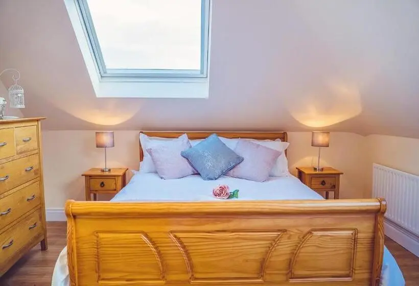 ファミリールーム, Ross Beach Family Farmhouse B&b