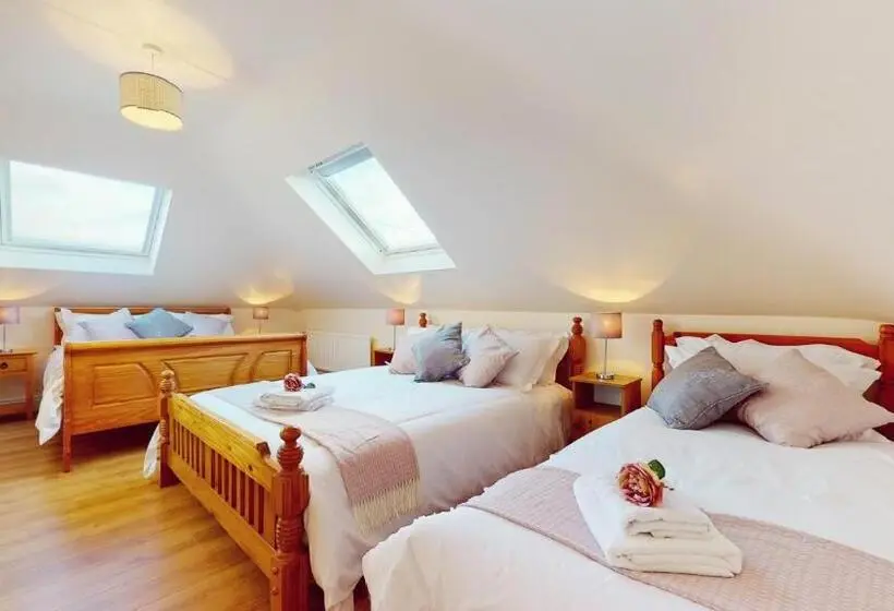 ファミリールーム, Ross Beach Family Farmhouse B&b