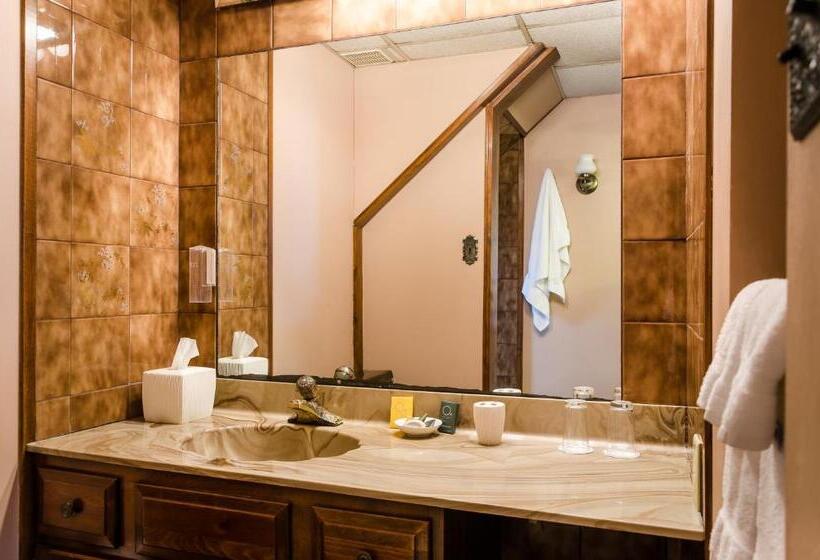 جناح سرير كينج, North Beach