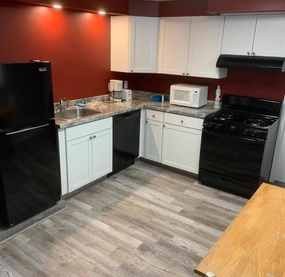 جناح سرير كينج, North Beach