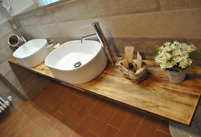 带大床的豪华间, La Valle B&b