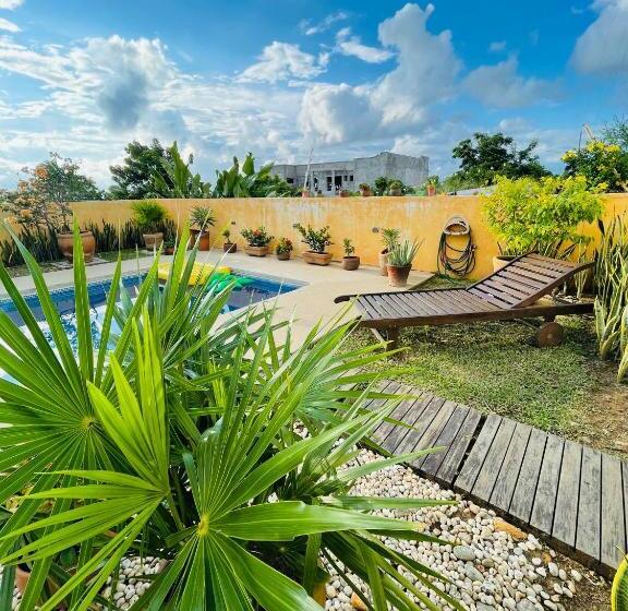 וילה עם חדר שינה אחד ובריכת שחיה, Villa Bonobo Coliving