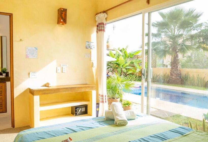 חדר סטנדרט נוף לבריכה, Villa Bonobo Coliving