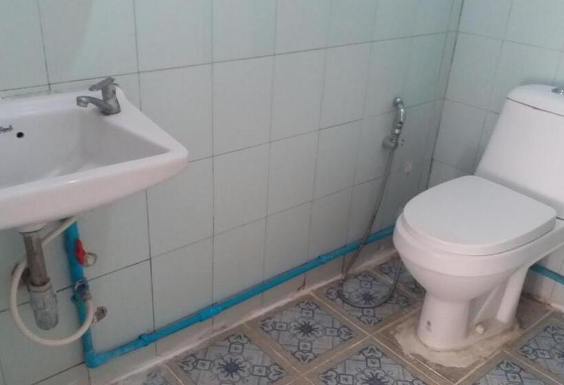 标准间, The 99 Inn