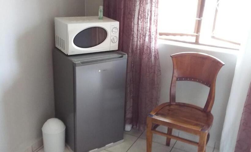 Habitació Estàndard, Dunbar Mello