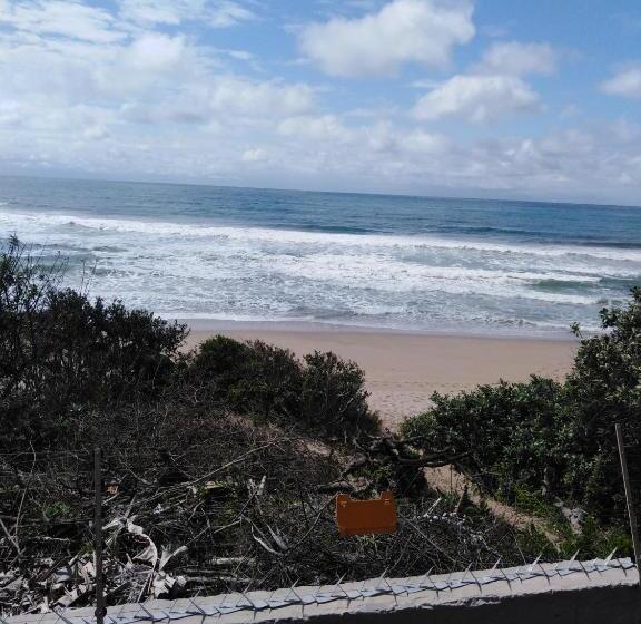 חדר סטנדרט, Dunbar Mello