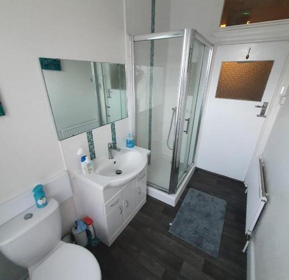 اتاق استاندارد با سرویس بهداشتی مشترک, Poole Stay