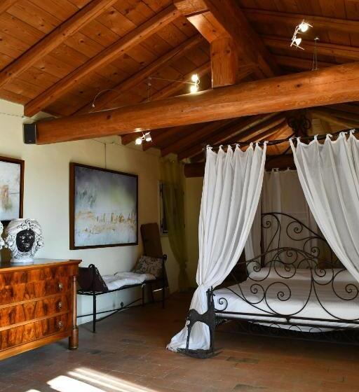 סוויטת ג'וניור נוף לגינה, Palazzo Delle Biscie   Old Tower & Village