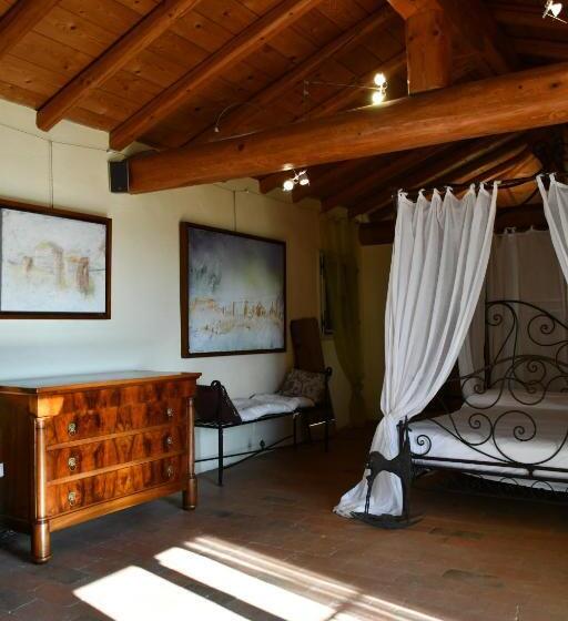 סוויטת ג'וניור נוף לגינה, Palazzo Delle Biscie   Old Tower & Village