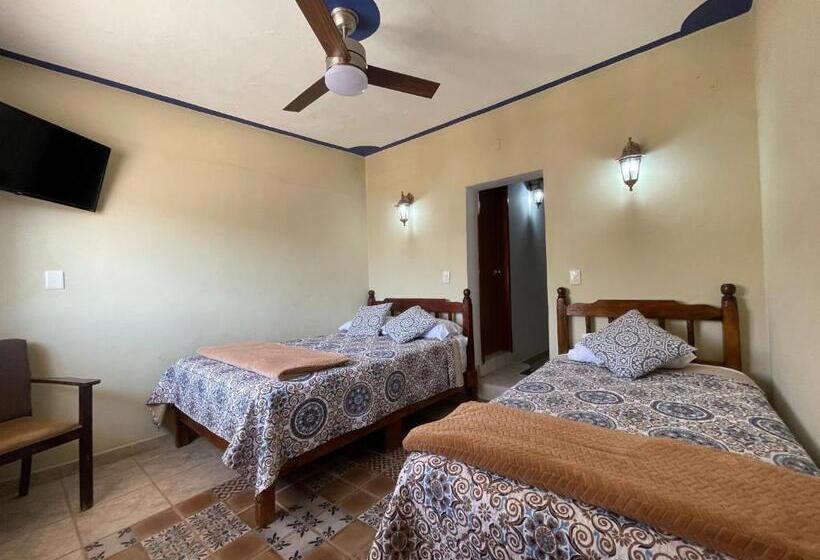 غرفة قياسية ثلاثية مزودة بشرفة, Copa De Oro Hotel Boutique