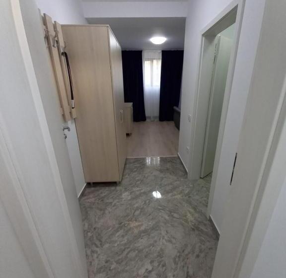 Camera Basic, Ema&zain