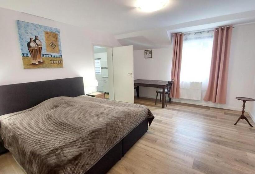 Номер Deluxe, Radevormwald