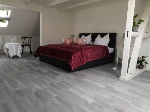 Студия Deluxe, Radevormwald