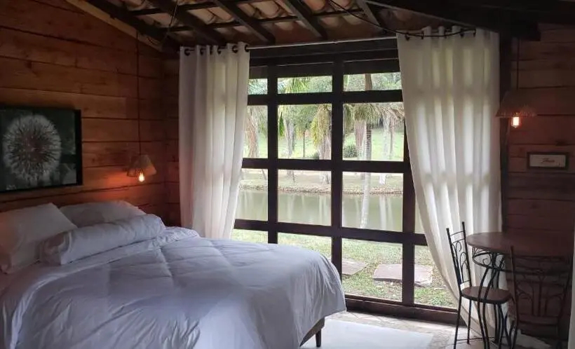 Suite with lake view, Pousada Paraiso Dos Tucanos