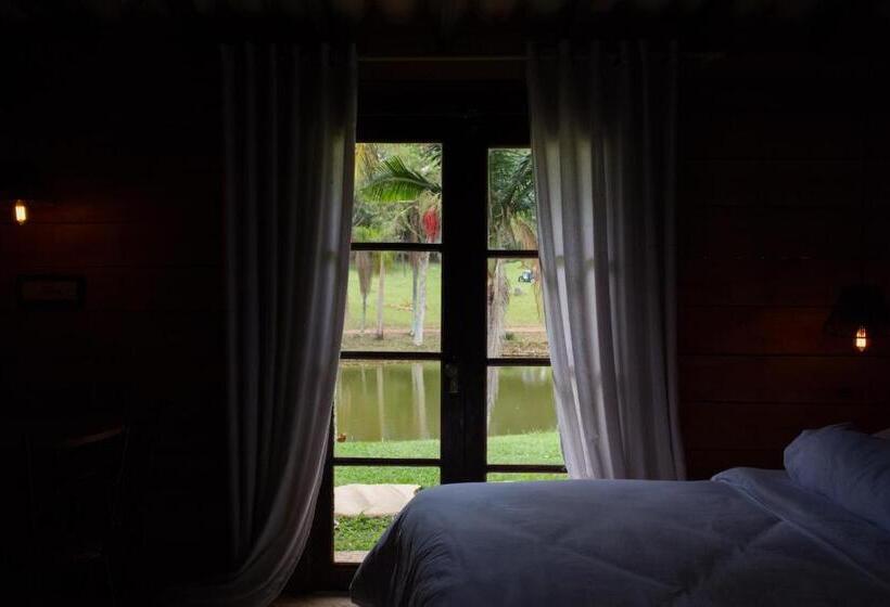 Suite with lake view, Pousada Paraiso Dos Tucanos