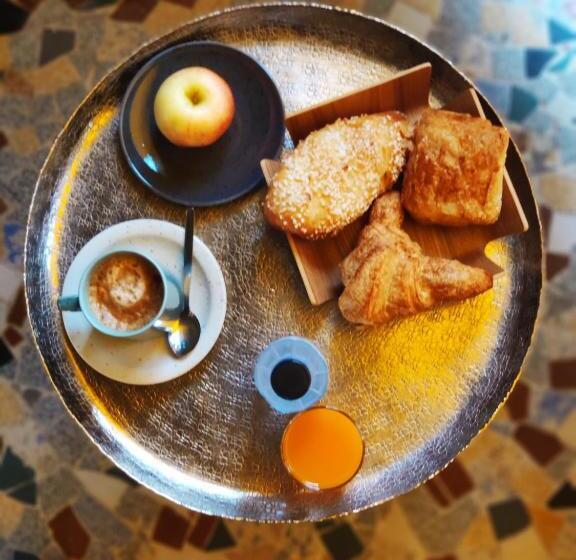 스탠다드 발코니 룸, Rosie S Club