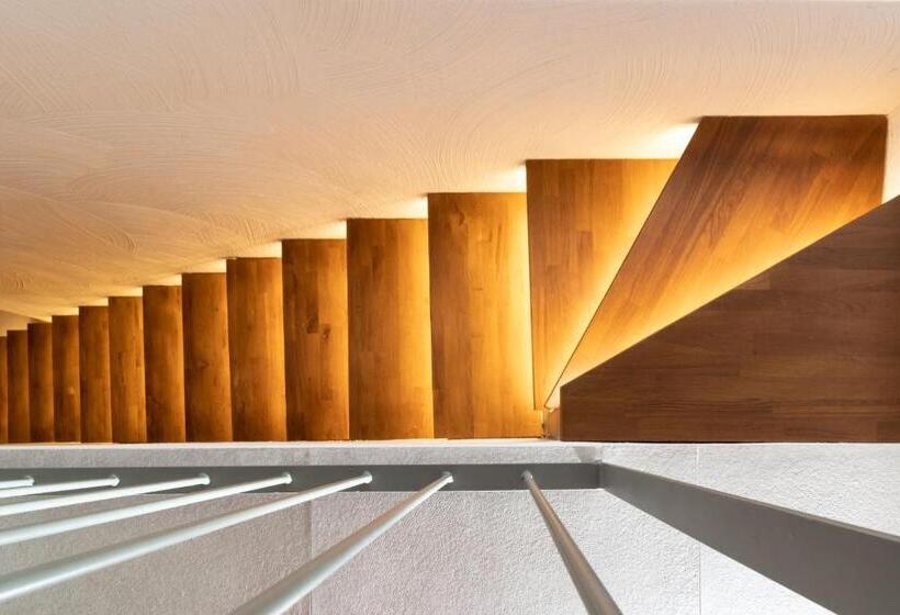 1 Bedroom Penthouse Apartment, Casa 95 Sevilla