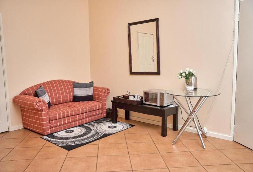 חדר סטנדרט לשלושה, Seaview Executive Guest House