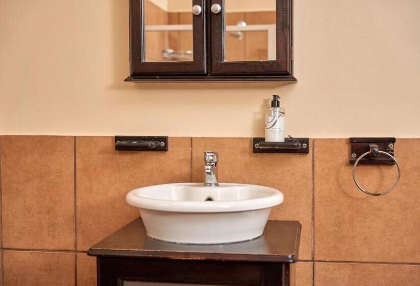 Номер Стандарт Трехместный, Seaview Executive Guest House