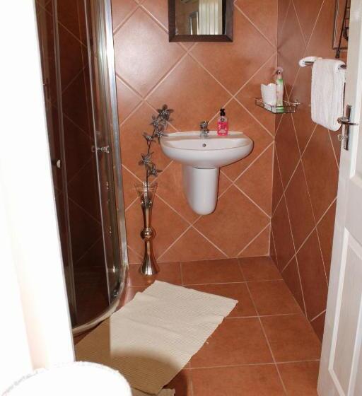 חדר אקונומי, Seaview Executive Guest House